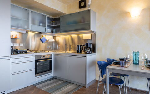 Stella Marina Apartment with Pool, Porto Santo Ste: Küchengerät, Küche, Countertop, Major Appliance, Interior Design, Möbel, Herd, Haushaltsgerät, Cabinetry, Flooring