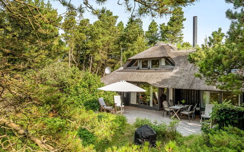 Lene - 2Km from the Sea: Haus, Dach, Zuhause, Hütte, Schuppen, Gartenbauten, Abstellgleis, Garten, Blockhaus, Hütte