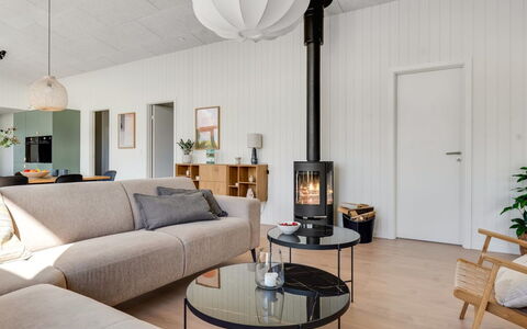 Marten - 500M from the Sea: Interior Design, Flooring, Möbel, Holz, Wohnzimmer, Fussboden, Couch, Decke, Zuhause, Holzboden