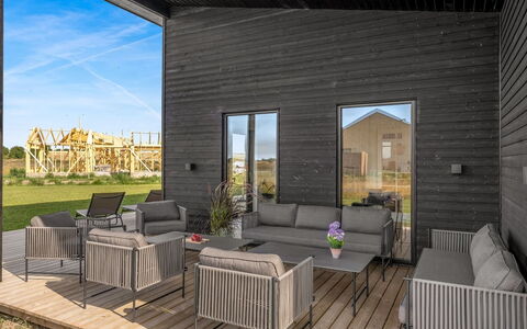 Marten - 500M from the Sea: Holz, Zuhause, Verbundwerkstoff, Deck, Hartholz, Planke, Abstellgleis, Stuhl, Veranda, Terrasse
