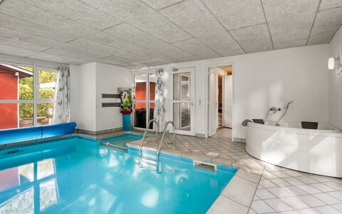 Marino - 600M from the Sea: Schwimmbad, Bauernhaus, Estate, Villa, Resort, Hazienda, Eco Hotel, Hinterhof