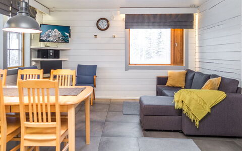Voimatahko: Flooring, Fussboden, Holz, Interior Design, Möbel, Zimmer, Decke, Holzboden, Wohnzimmer, Couch