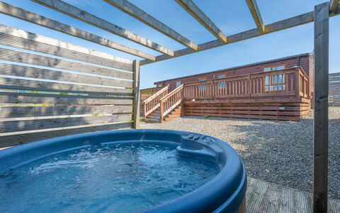 Scottishhighlands.lochness: Holz, Verbundwerkstoff, Deck, Holzbeize, Hartholz, Planke, Schwimmbad, Design, Holz, Holzboden
