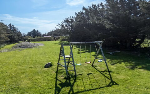 Månviva - 250M from the Sea: Leiter, Garten, Rasen, Park, Garten, Hinterhof, Spielmittel