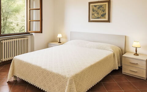 Casa Laura: Bett, Interior Design, Schlafzimmer, Möbel, Fussboden, Flooring, Bedding, Bettdecke, Holz, Linens