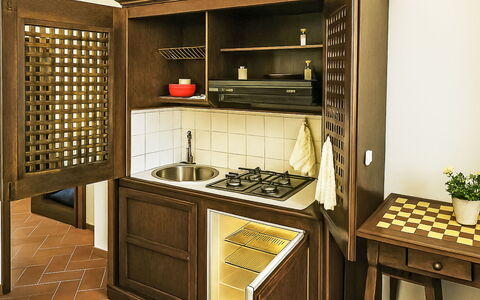 Casa Laura: Holz, Möbel, Flooring, Interior Design, Cabinetry, Fussboden, Küche, Zimmer, Holzbeize, Küchengerät