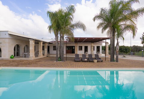 Apulia Retreat: Schwimmbad, Resort, Schatten, Estate, Hazienda, Eco Hotel, Villa, Landscaping, Hof