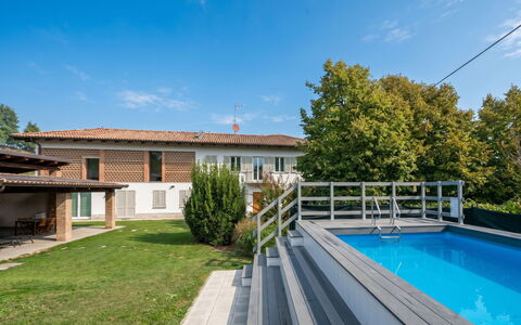 Cuadrat: Schwimmbad, Wohngebiet, Zuhause, Estate, Resort, Schatten, Veranda, Villa, Balkon, Hazienda