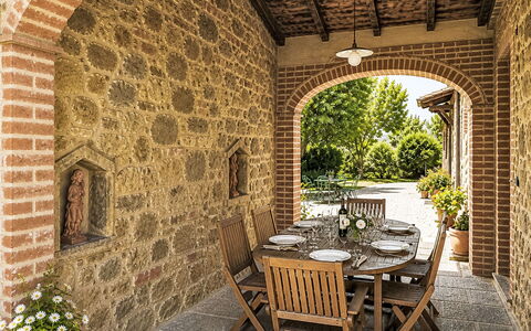 Il Cottage Roccaio: Wand, Backstein, Möbel, Bogen, Mauerwerk, Stuhl, Küche & Esszimmer Tisch, Steinwand, Blumentopf, Garten