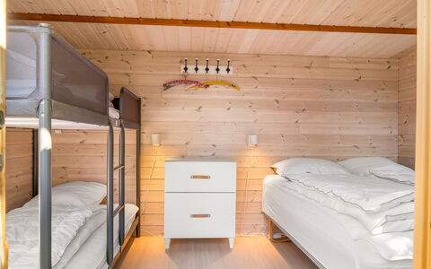 Diertje - from the Sea: Holz, Etagenbett, Interior Design, Schlafzimmer, Fussboden, Möbel, Bett, Flooring, Decke, Zimmer