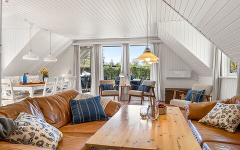 Diertje - from the Sea: Holz, Möbel, Interior Design, Decke, Zuhause, Couch, Hütte, Wohnzimmer, Holzboden, Hartholz