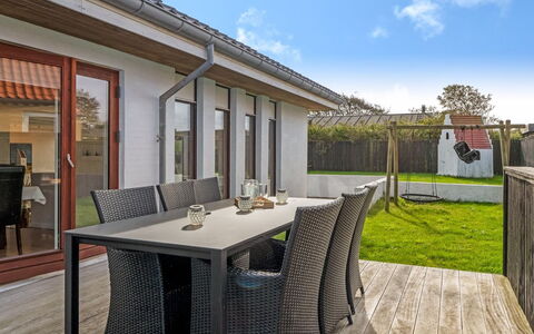 Talida - 500M from the Sea: Möbel, Holz, Interior Design, Flooring, Fussboden, Stuhl, Zimmer, Decke, Wohnzimmer, Wohnung
