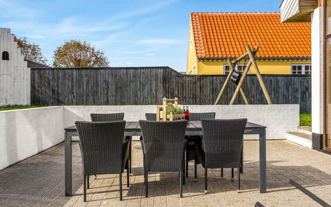 Talida - 500M from the Sea: Möbel, Holz, Interior Design, Flooring, Fussboden, Stuhl, Zimmer, Decke, Wohnzimmer, Wohnung