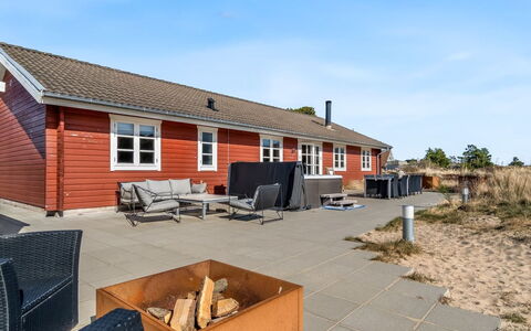 Uolevi - 1.1Km from the Sea: Hütte, Sand, Schatten, Gartenmöbel, Strand
