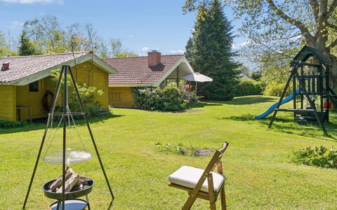 Holmfridur - 1.1Km from the Sea: Möbel, Holz, Interior Design, Flooring, Fussboden, Stuhl, Zimmer, Decke, Wohnzimmer, Wohnung