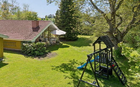 Holmfridur - 1.1Km from the Sea: Möbel, Holz, Interior Design, Flooring, Fussboden, Stuhl, Zimmer, Decke, Wohnzimmer, Wohnung