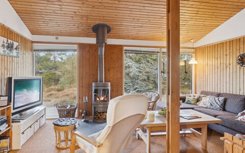 Sarita - 200M from the Sea: Interior Design, Flooring, Möbel, Holz, Decke, Fussboden, Zimmer, Wohnzimmer, Beleuchtung, Light Fixture