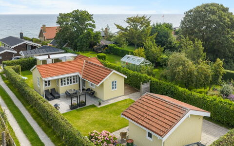 Lenya - 60M from the Sea: Blau, Hütte, Haus, Zuhause, Bauernhaus, Estate, Abstellgleis