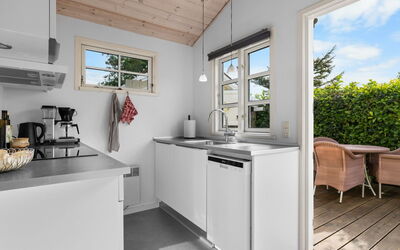 Lenya - 60M from the Sea
