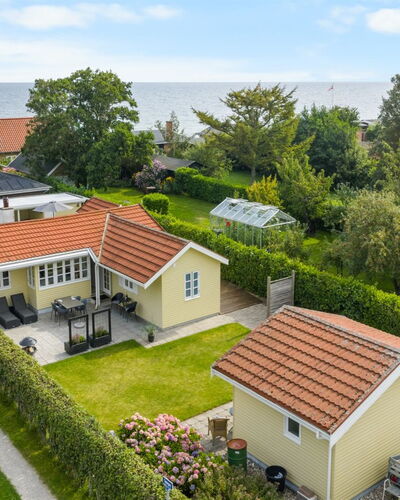Lenya - 60M from the Sea