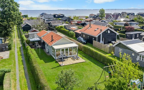 Edeltraud - 100M from the Sea: Möbel, Holz, Interior Design, Flooring, Fussboden, Stuhl, Zimmer, Decke, Wohnzimmer, Wohnung