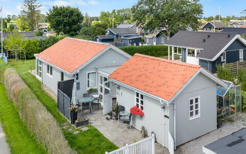 Edeltraud - 100M from the Sea: Möbel, Holz, Interior Design, Flooring, Fussboden, Stuhl, Zimmer, Decke, Wohnzimmer, Wohnung