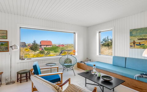 Sointu - 300M from the Sea: Möbel, Stuhl, Küche & Esszimmer Tisch, Kaffetisch, Hartholz, Eco Hotel, Zimmerpflanze, Couch, Wohnzimmer