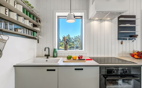 Sointu - 300M from the Sea: Küche, Küchengerät, Countertop, Major Appliance, Spüle, Interior Design, Holz, Haushaltsgerät, Sinken, Armatur