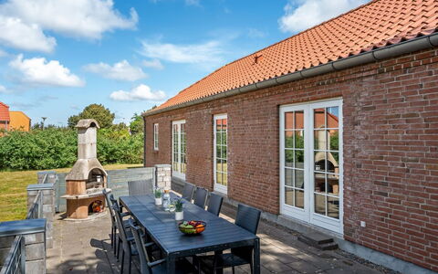 Sod - 3.2Km from the Sea: Möbel, Holz, Interior Design, Flooring, Fussboden, Stuhl, Zimmer, Decke, Wohnzimmer, Wohnung