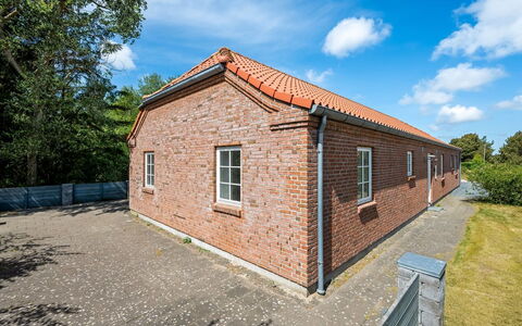 Sod - 3.2Km from the Sea: Möbel, Holz, Interior Design, Flooring, Fussboden, Stuhl, Zimmer, Decke, Wohnzimmer, Wohnung