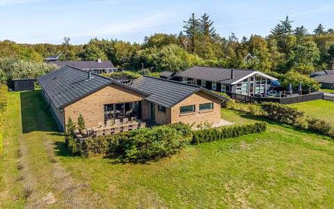 Angret - 200M from the Sea: Möbel, Holz, Interior Design, Flooring, Fussboden, Stuhl, Zimmer, Decke, Wohnzimmer, Wohnung