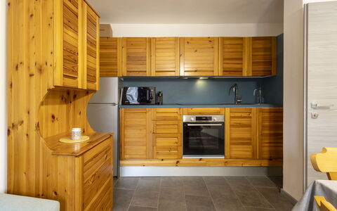 Cacciatori: Cabinetry, Flooring, Holz, Möbel, Interior Design, Fussboden, Countertop, Schrank, Schublade, Küche