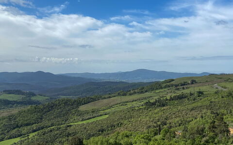 Podere Sant'Antonio: Himmel, Bergforms, Berg, Hügel, Natur, Natürlichen Umgebung, Vegetation, Wolke, Horizont, Natürliche Landschaft