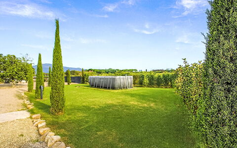 Il Tiglioré: Blau, Grün, Gras, Strauch, Grundstueck, Einfach, Hecke, Garten, Wiese