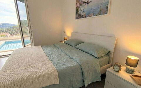 Posada 10: Möbel, Schlafzimmer, Interior Design, Bett, Fussboden, Flooring, Zimmer, Bettdecke, Bedding, Beleuchtung