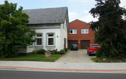 Großzügige Ferienwohnung mit Garten und Terrasse,