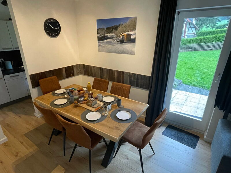 Renovierte Wohnung in Schwalefeld mit Garten, Terr