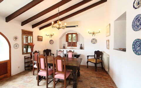Baile del Sol: Eigentum, Zimmer, Gebäude, Decke, Haus, Interior Design, Grundeigentum, Esszimmer, Möbel, Zuhause