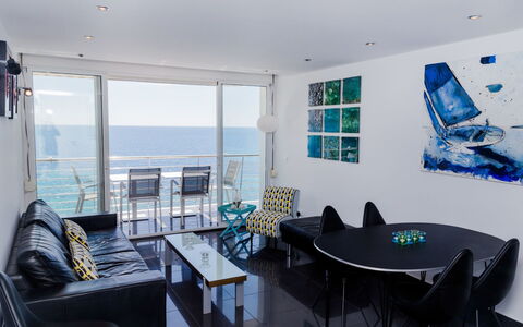 Brisa al Mar: Zimmer, Interior Design, Eigentum, Wohnzimmer, Gebäude, Blau, Möbel, Grundeigentum, Haus, Die Architektur