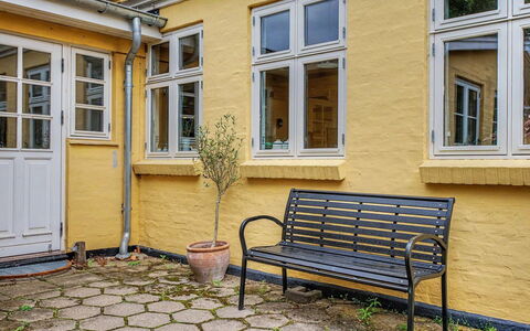 Noreen - 500M from the Sea: Blau, Hütte, Haus, Zuhause, Bauernhaus, Estate, Abstellgleis