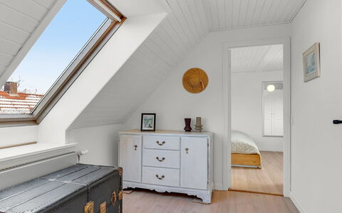 Noreen - 500M from the Sea: Blau, Hütte, Haus, Zuhause, Bauernhaus, Estate, Abstellgleis