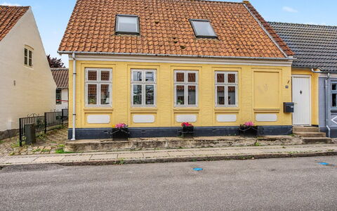 Noreen - 500M from the Sea