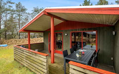 Samine - 1.2Km from the Sea: Zuhause, Dach, Haus, Tür, Hütte, Schatten, Garten, Ground, Veranda, Garten