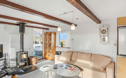 Pihla - 150M from the Sea: Interior Design, Holz, Decke, Möbel, Flooring, Fussboden, Wohnzimmer, Zimmer, Couch, Light Fixture