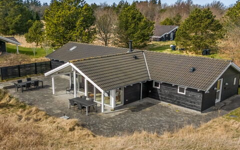 Botwith - 2.8Km from the Sea: Möbel, Holz, Interior Design, Flooring, Fussboden, Stuhl, Zimmer, Decke, Wohnzimmer, Wohnung