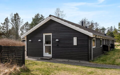 Botwith - 2.8Km from the Sea: Möbel, Holz, Interior Design, Flooring, Fussboden, Stuhl, Zimmer, Decke, Wohnzimmer, Wohnung