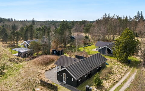 Botwith - 2.8Km from the Sea: Möbel, Holz, Interior Design, Flooring, Fussboden, Stuhl, Zimmer, Decke, Wohnzimmer, Wohnung