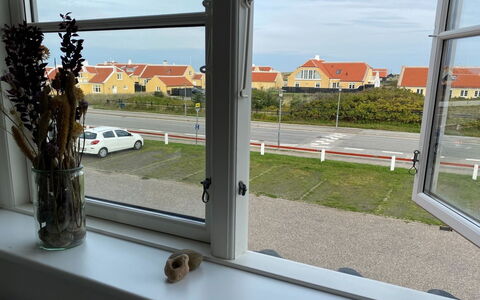 Annrike - 900M from the Sea: Möbel, Holz, Interior Design, Flooring, Fussboden, Stuhl, Zimmer, Decke, Wohnzimmer, Wohnung