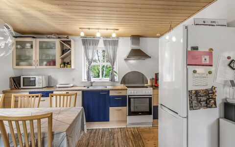 Tomassine: Küchengerät, Küche, Möbel, Major Appliance, Flooring, Interior Design, Holz, Decke, Countertop, Fussboden