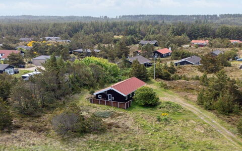 Ljuben - 1.1Km from the Sea: Möbel, Holz, Interior Design, Flooring, Fussboden, Stuhl, Zimmer, Decke, Wohnzimmer, Wohnung